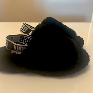 Black cozy black slippers UGG size 6